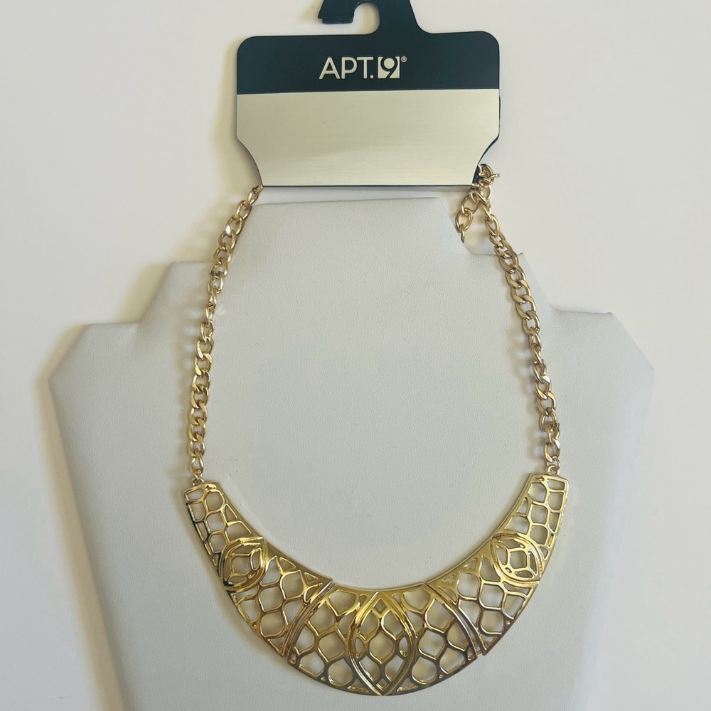 NWT Apt. 9 Gold-Tone Statement Necklace✨